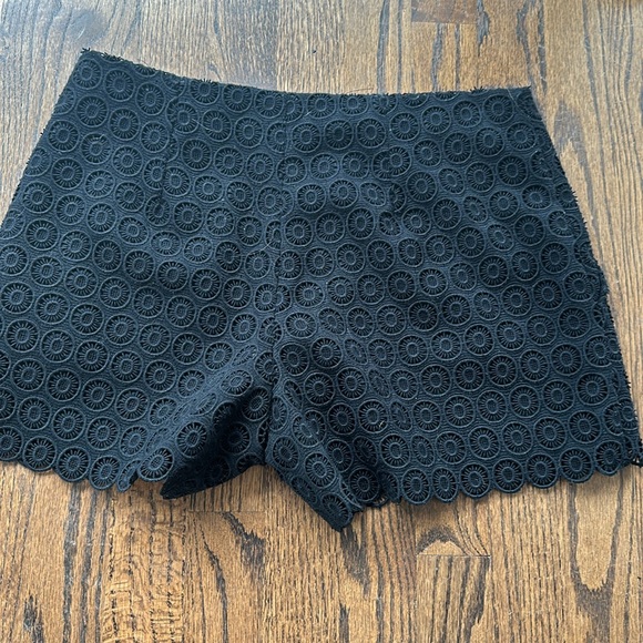Trina Turk black shorts size 2 - Picture 3 of 3